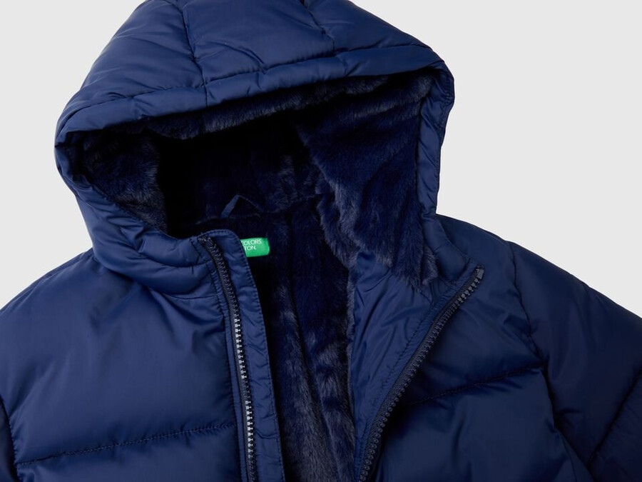 prošívaná bunda s kapucí